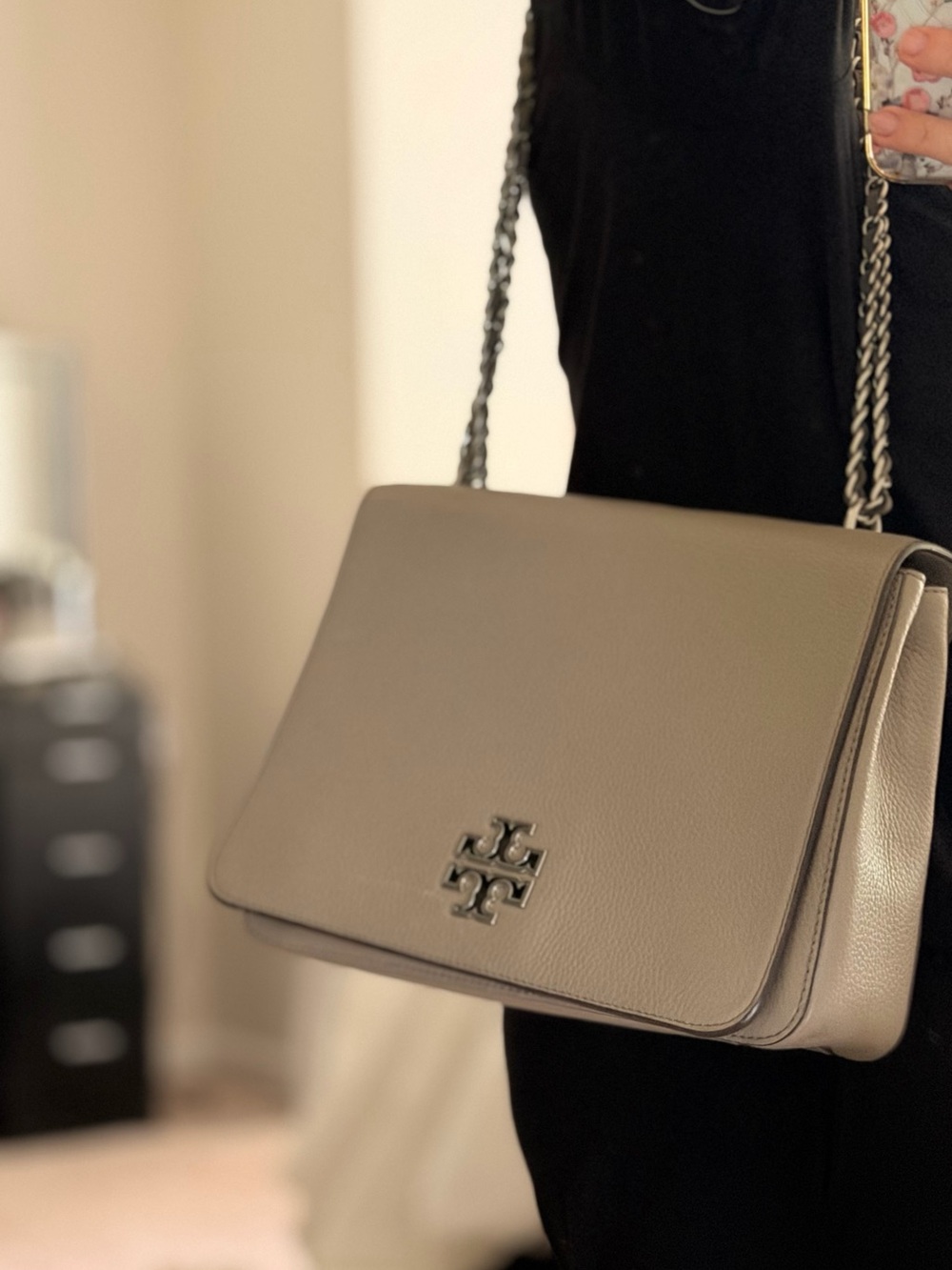 Tory Burch Pebbled Leather Shoulder Bag in Taupe Gray - Picture 9 of 10